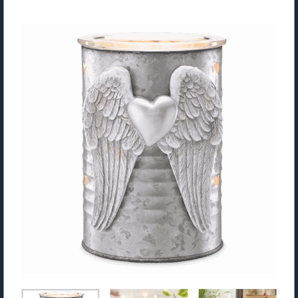 Brand new in box Scentsy wax warmer
